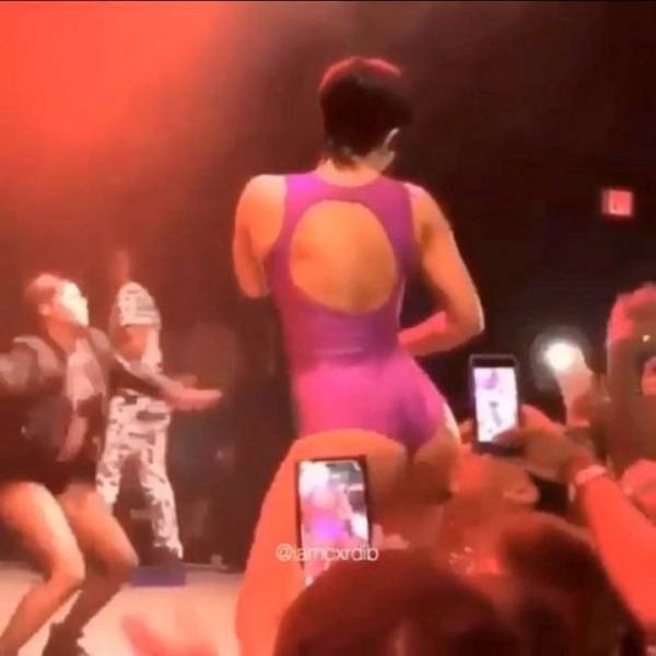 Cardi B Big Ass To Fan Face Video Leaked - Usa on fangals.org