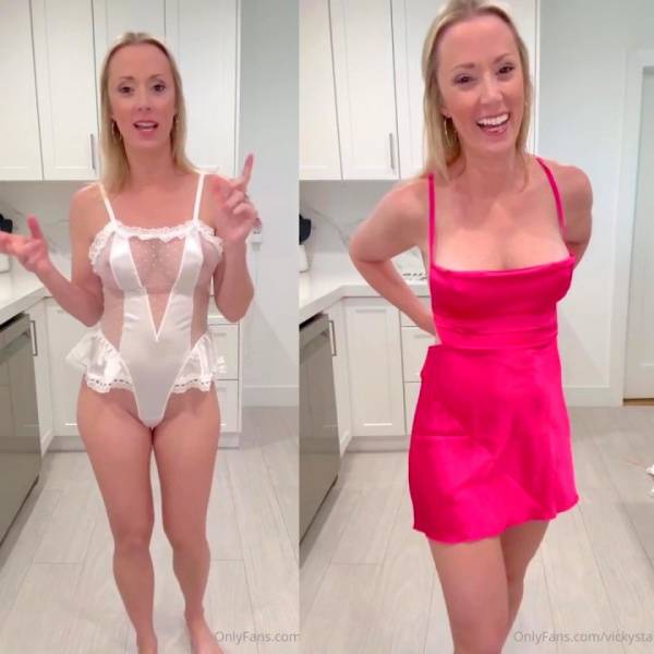 Vicky Stark Silk Nightwear Try-On Onlyfans Video Leaked on fangals.org