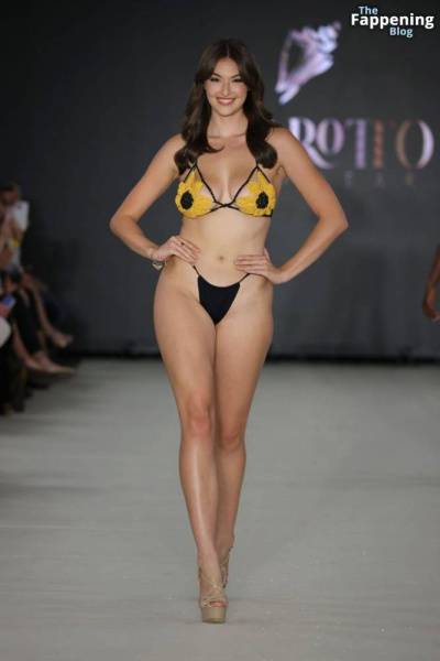 Rachel Pizzolato Displays Her Sexy Body at the ëa Lingerie Fashion Show (14 Photos) on fangals.org