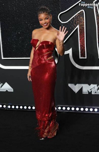 Halle Bailey Shows Off Her Assets at the VMAs (84 Photos) on fangals.org